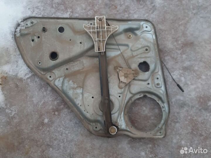 Volkswagen Passat в5 стеклоподъёмник задний правый