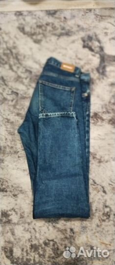 Джинсы weekday