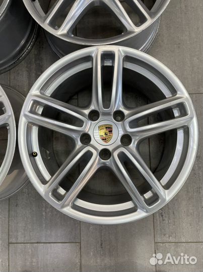 R19 5x130 Porsche Panamera Turbo