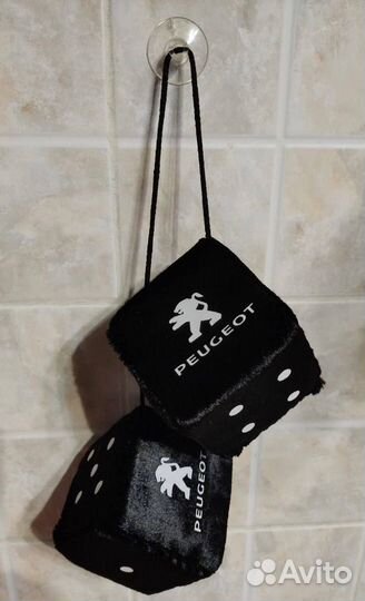 Кубики в машину с логотипом на присосках