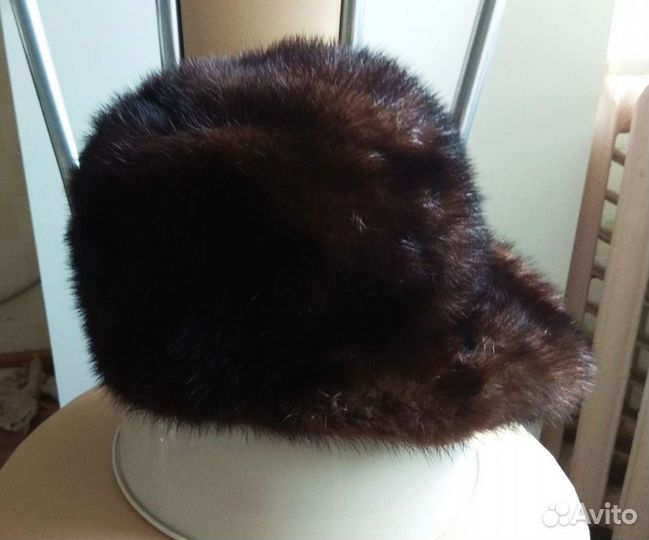 Норковая шапка с козырьком