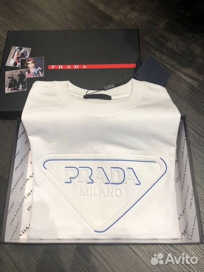 Футболка prada