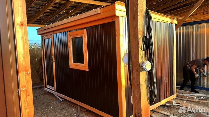 Дачный домик. Бытовка