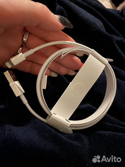 Оригинальный провод на iPhone