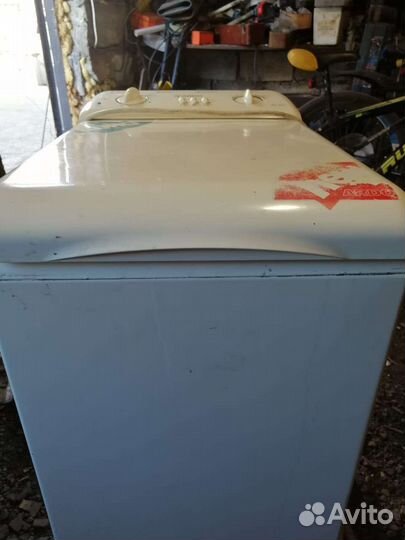 Стиральная машина с вертикальной загрузкой