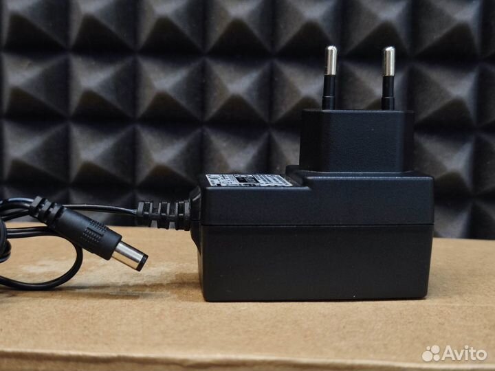 Блок питания MU05-N090060-C5 9V 600mA