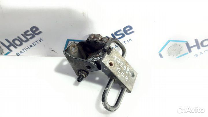 Петля двери передняя правая Audi A6 C6 2.0 TDI BRE