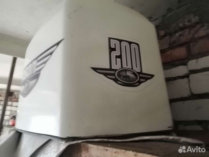 Продаю колпак на лодочный мотор джонсон 200