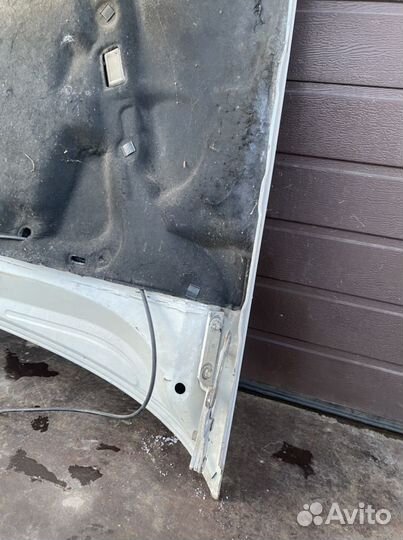 Капот на Opel Omega A