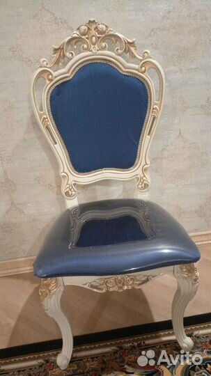 Стол овальный со стульями