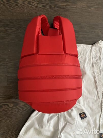 Защита и кимоно для каратэ киокусинкай