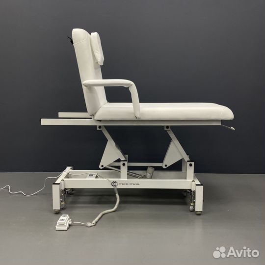 Массажная кушетка с рег удостоверением электро
