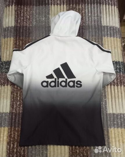 Спортивный костюм adidas