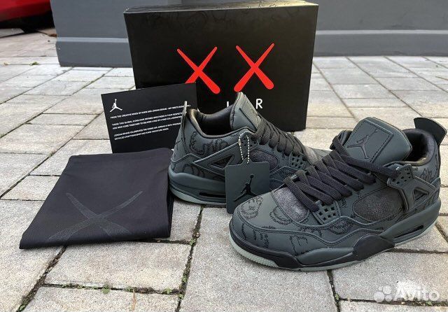 Nike Air Jordan 4 Kaws