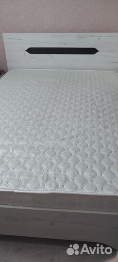 Кровать с матрасом