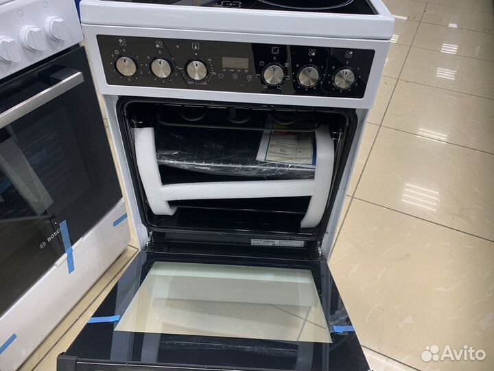 Электроплита с духовкой новая