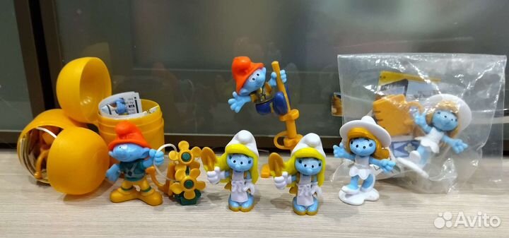 Игрушки из киндера Смурфики и Натунс