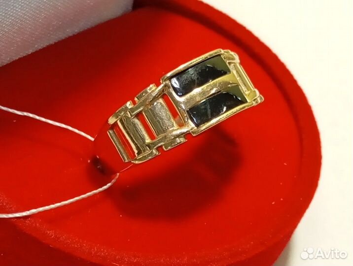 Перстень золотой