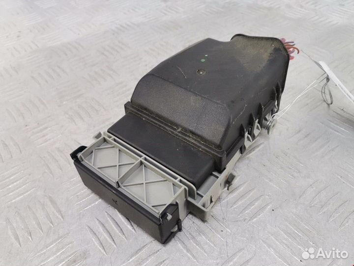 Блок предохранителей Opel Astra H/Family рест