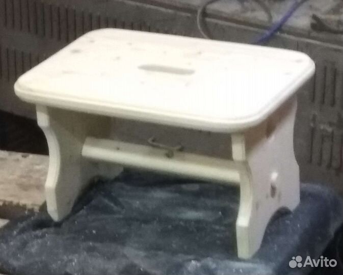 Стол и стулья