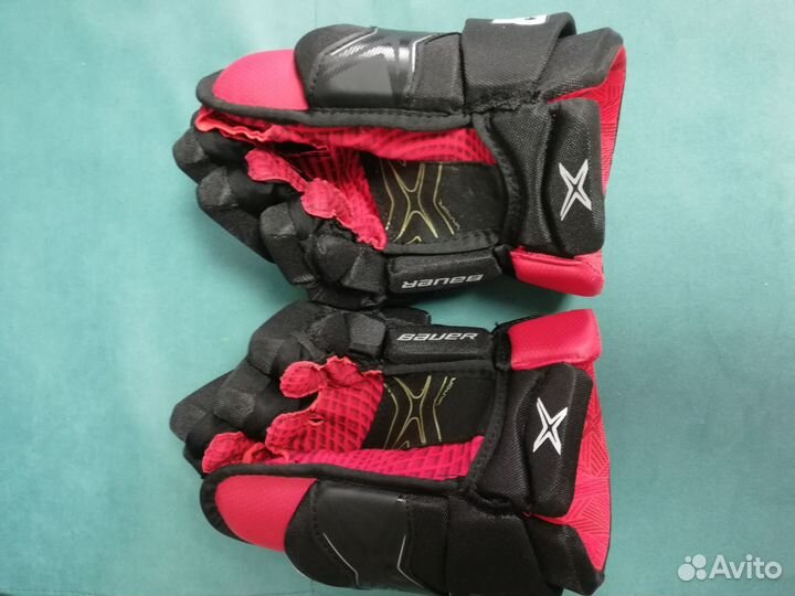 Хоккейная форма (Краги, нагрудник,шорты и другое)