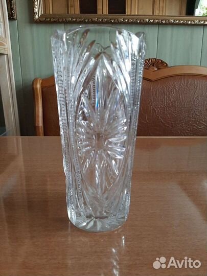 Ваза для цветов хрустальная