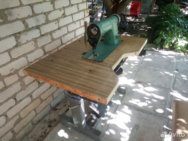 Промышленная швейная машина 97 класса