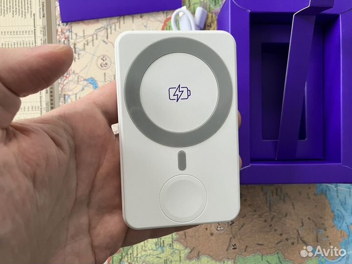 Пауэрбанк с беспроводной зарядкой 5000 mAh