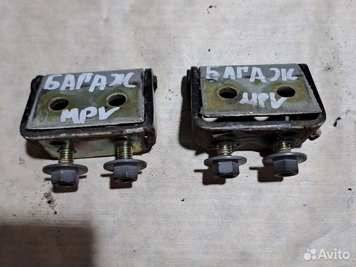 Петля крышки багажника Mazda MPV