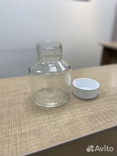 Бутылка стекляная с делениями мерная 0,5 л