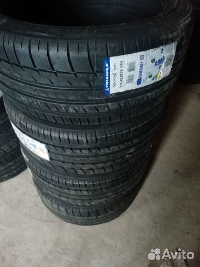 Triangle Sports TH201 235/40 R18