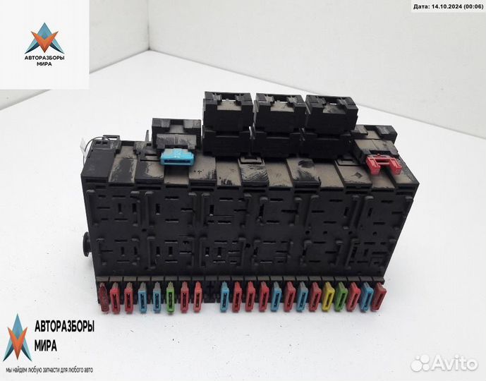 Блок реле Volkswagen Passat B4 1994