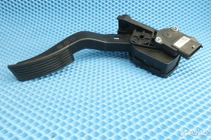 Педаль газа Hyundai Solaris