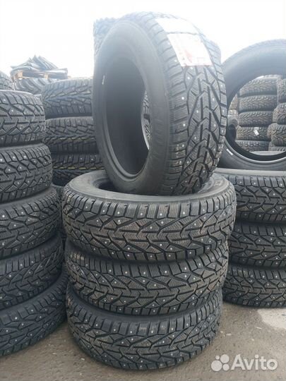 Tigar SUV Ice 215/65 R16 102T