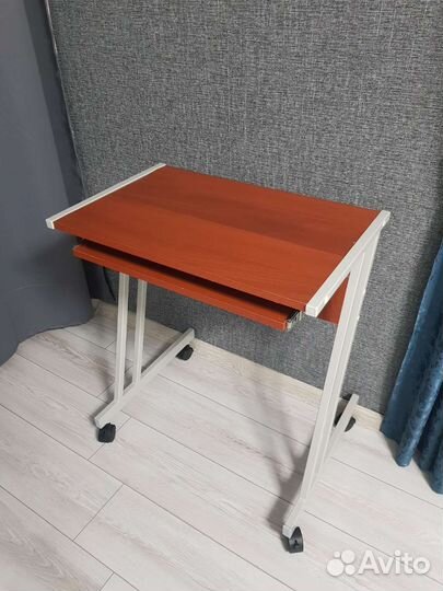 Стол компьютерный письменный