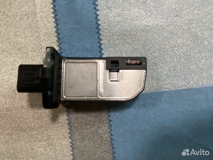 Продам новый датчик расхода воздуха: Форд, Volvo