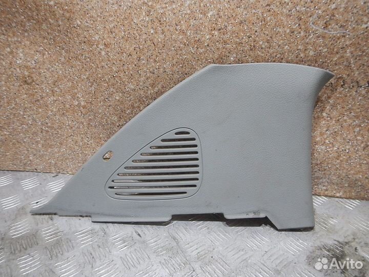 Обшивка/накладка стойки Renault Clio