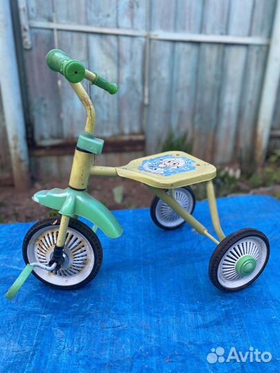 Трехколесный велосипед