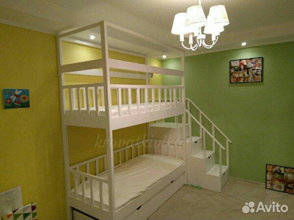 Детская двухъярусная кровать с лестницей комодом