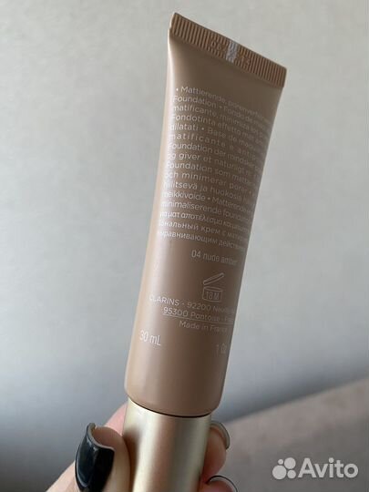 Матирующий тональный крем Clarins teint pores