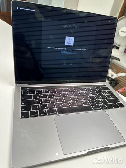 Apple MacBook Pro 13 2018 touch bar заблокирован