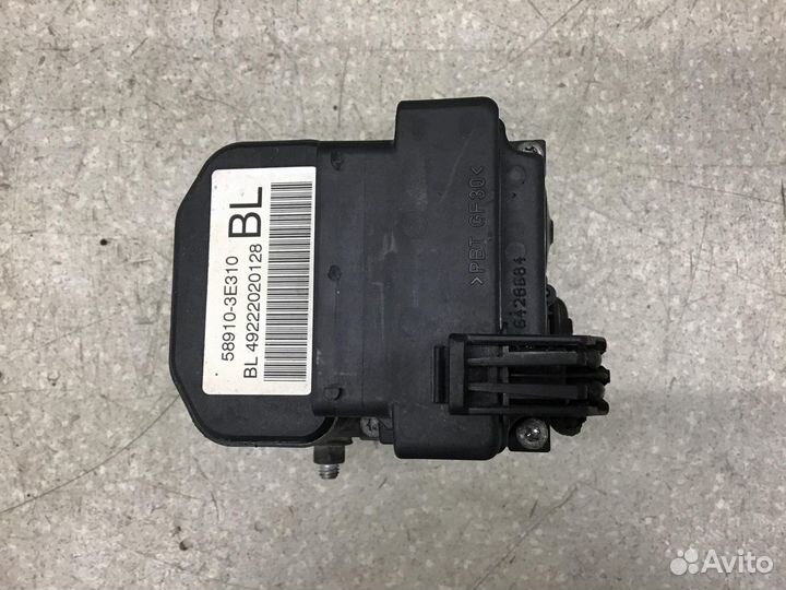 Блок ABS (насос) Kia Sorento 2003-2009