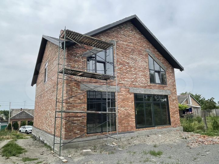 Дом 394 м² на участке 6,5 сот.