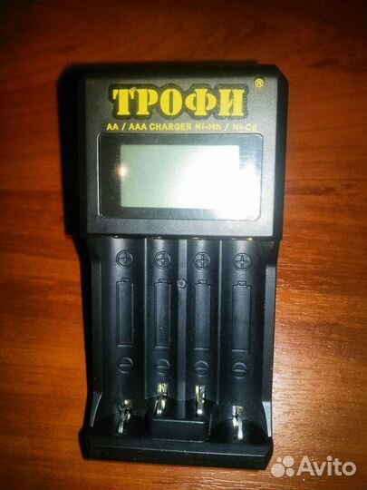 Зарядное устройство трофи TR-803