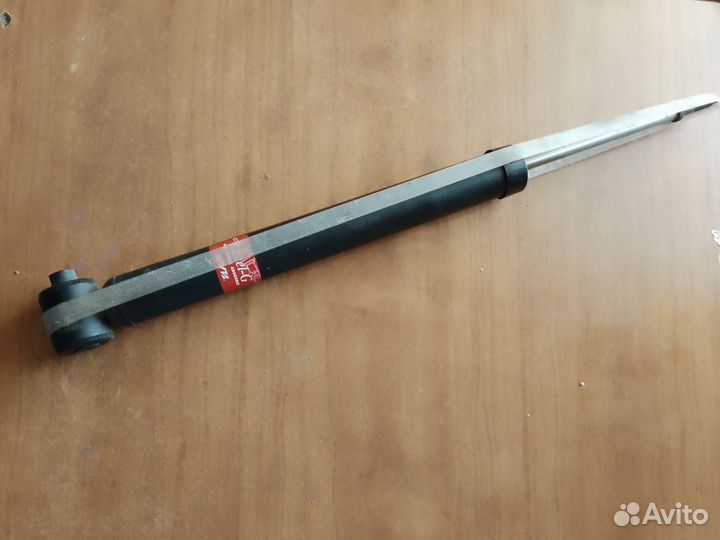 Амортизатор задний KYB