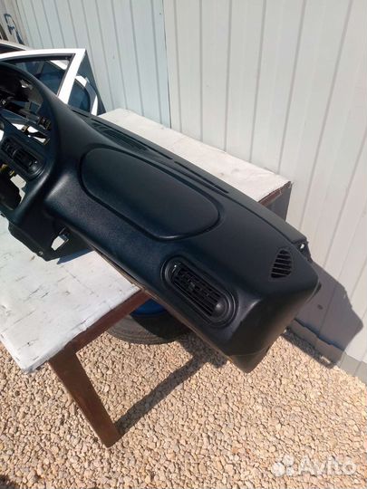 Торпеда Chevrolet Niva 2123. 2006 год