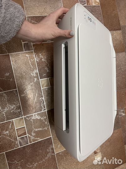 HP мфу Струйное DeskJet 2320, белый