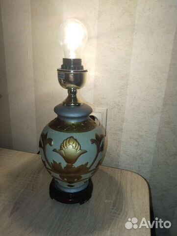 Настольная лампа