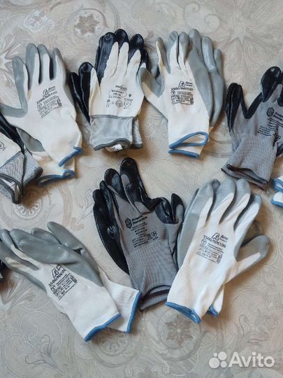 Перчатки нитриловые