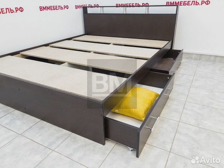 Кровать двухспальная с ящиками 160/200